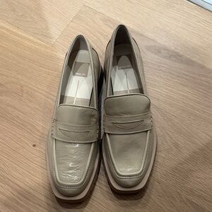 Dolce Vita woman’s  Cream Loafers